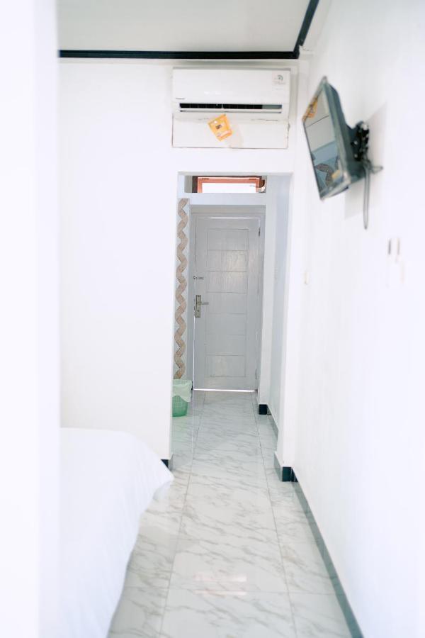 Getrudis Guesthouse Labuan Bajo Bagian luar foto